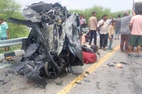 Tragedy on Lucknow-Agra Expressway 18 Lives Lost as Bus Collides with Milk Tanker